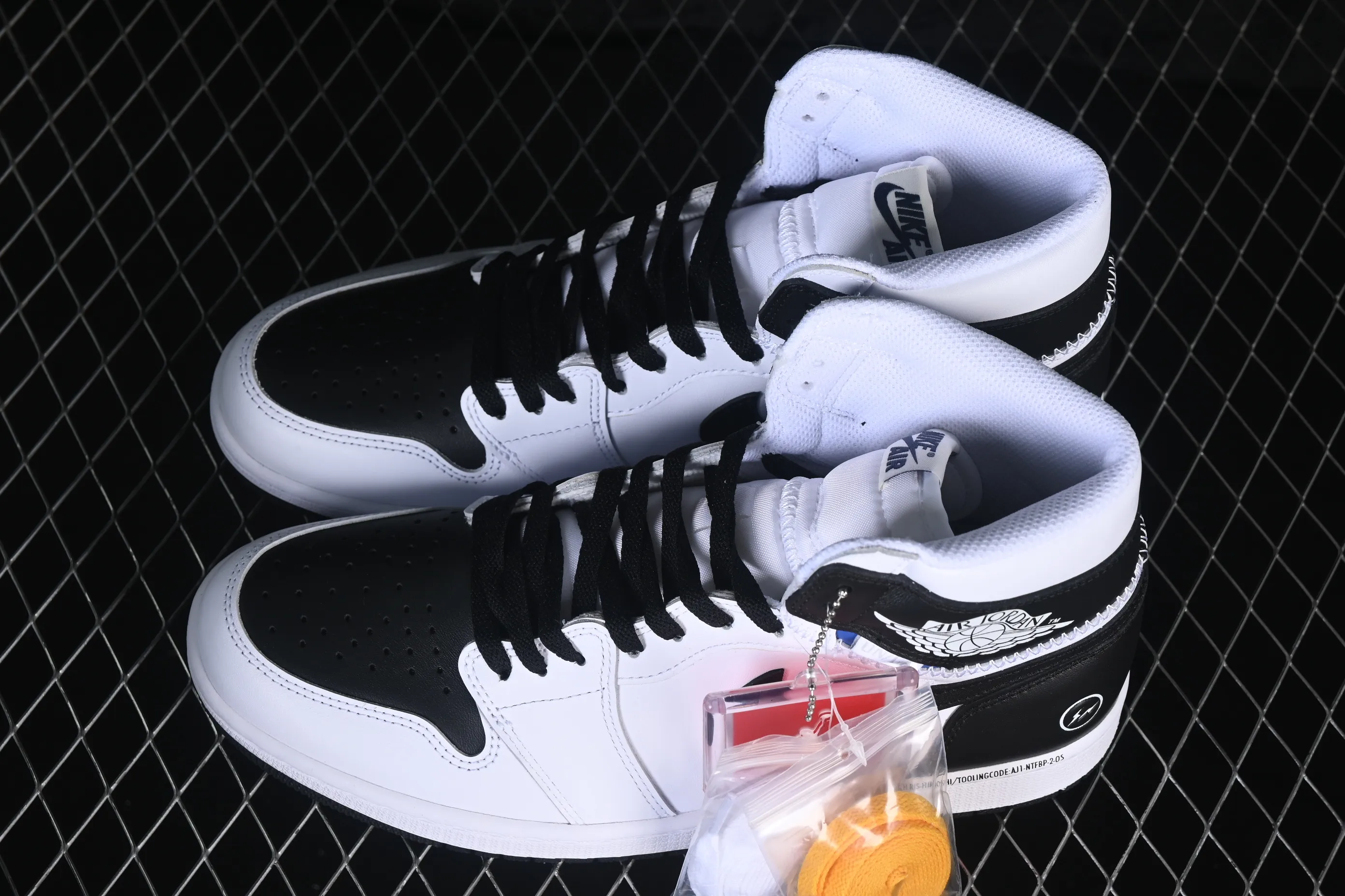 All categories Air Jordan Jordan series basketball shoes Air Jordan 1 High Fragment Design x Union x Air Jordan 1 Hi Joe 1 Fujiwara Hirota Lightning high-top basketball shoes II7282-100